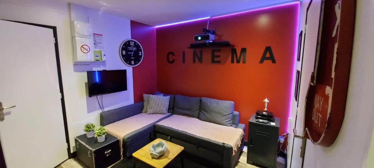 Appartement Cinema Video-Projecteur Et Garage オンフルール エクステリア 写真
