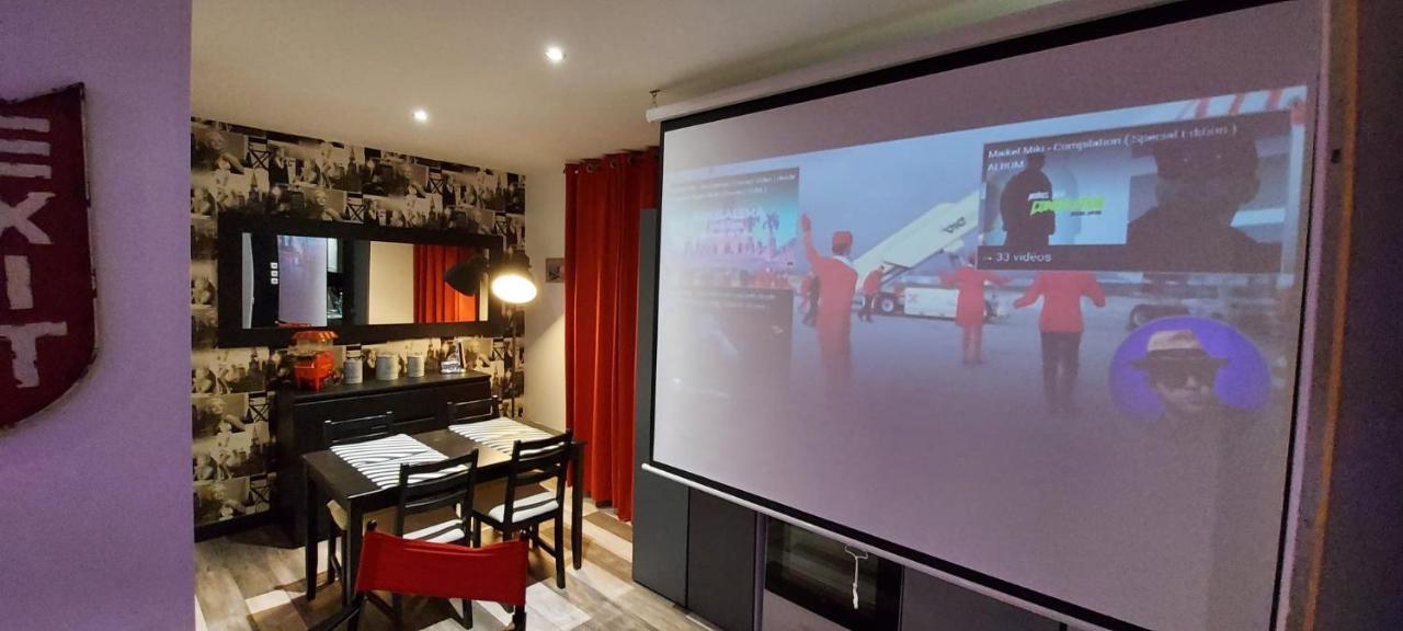 Appartement Cinema Video-Projecteur Et Garage オンフルール エクステリア 写真